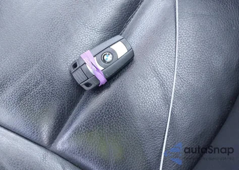 2011 BMW 328I xDrive z USA, uszkodzony, nr VIN WBAKF3C57BE445659